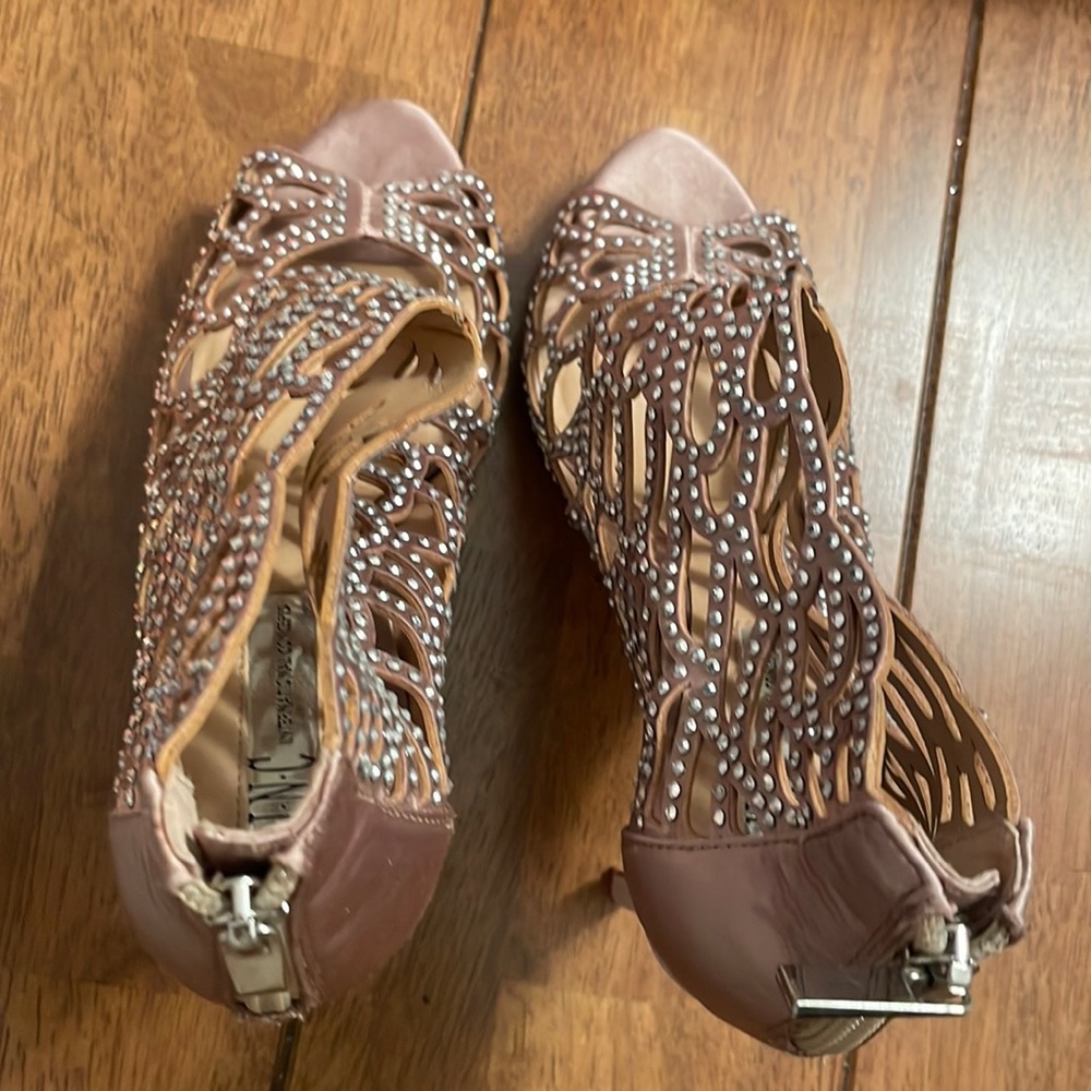 INC CHAMPAGNE SATIN SHOE W CRYSTAL BEADS NEW NEVER WORN
